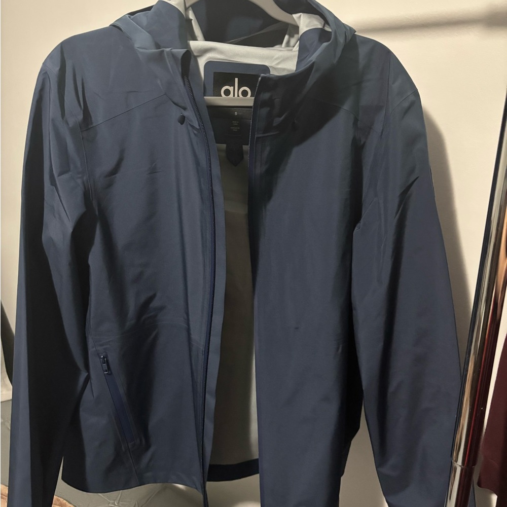 ALO Yoga Men's Navy Raincoat